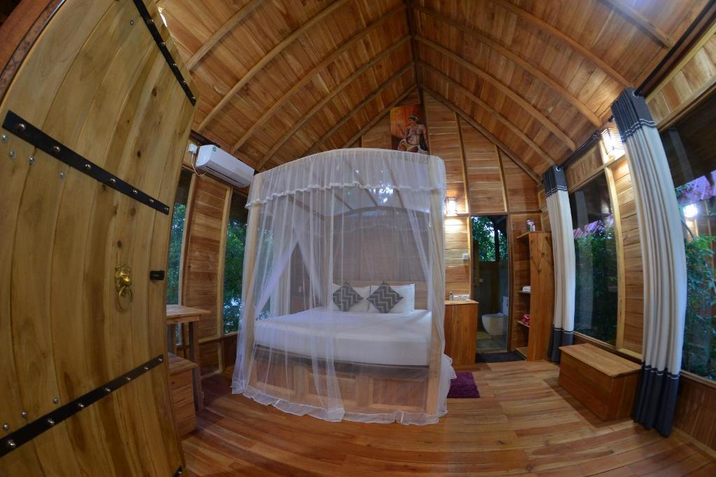 Koupelna v ubytování Habarana Tree house Mutu village