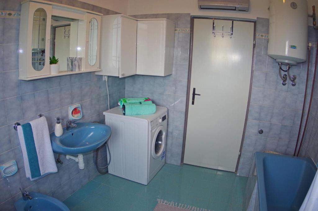Kúpeľňa v ubytovaní Apartment Jadranka, Sutivanac - Risi