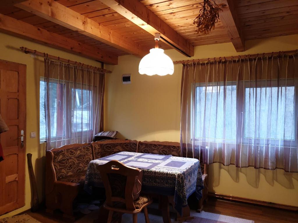 Fotografie z fotogalerie ubytování Casa Dor de Ea v destinaci Dîmbovicioara