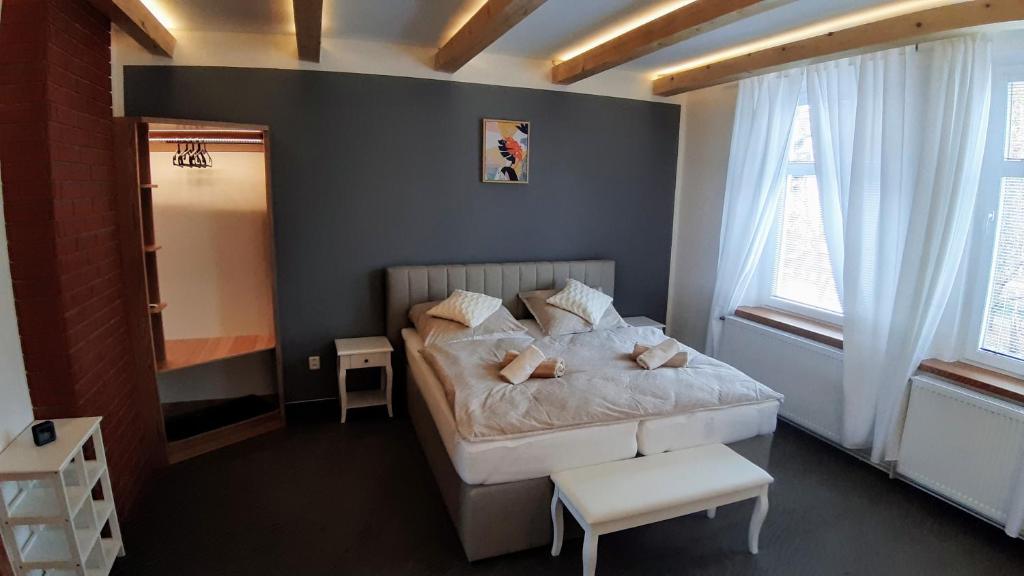 Three Apartment - One-Bedroom Apartment