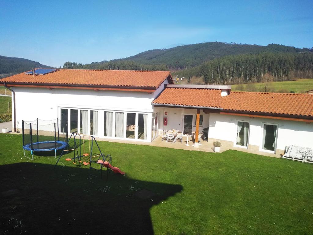 Casa Rural Txokoetxe - Five-Bedroom House
