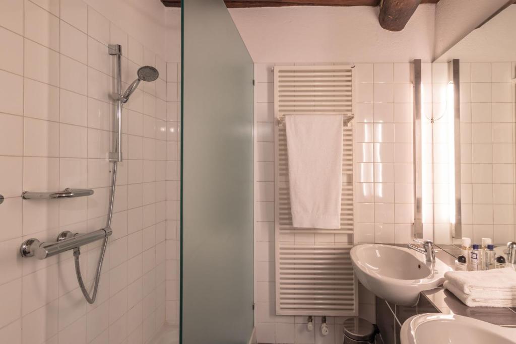 A bathroom at Podere Campolungo
