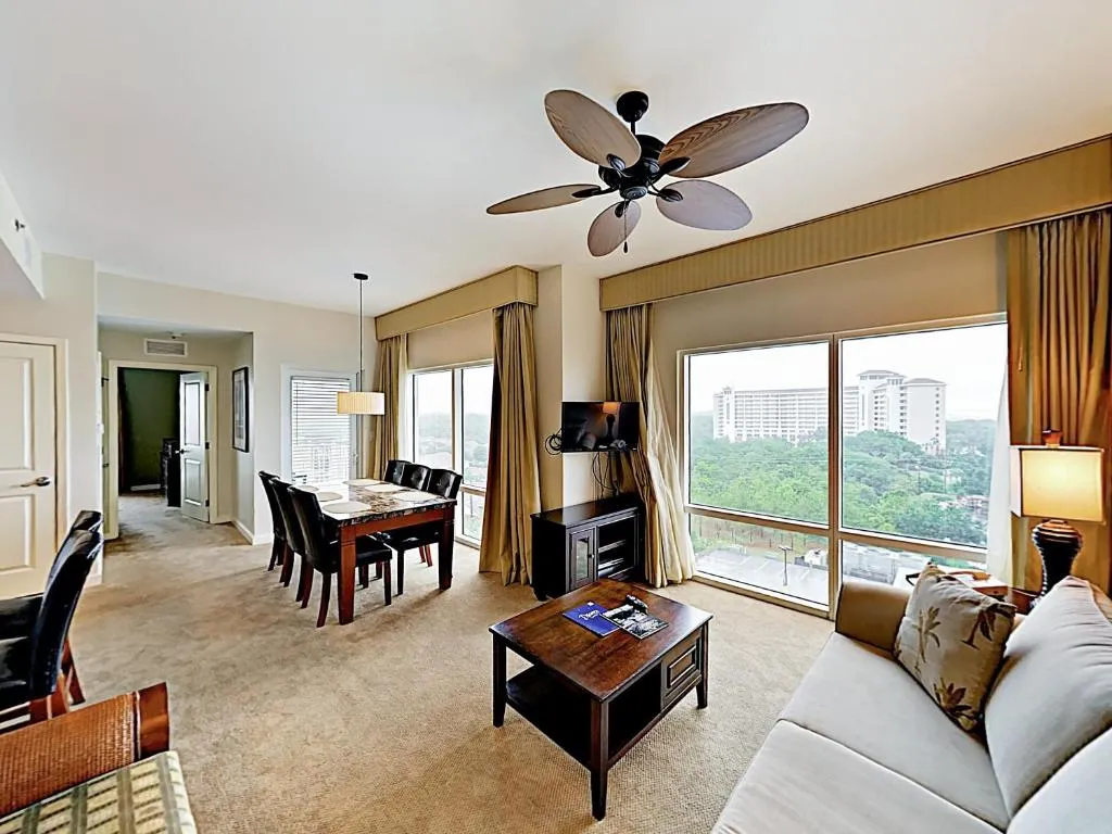 New Listing! Luau Golf & Beach Bliss - Gulf Views condo, Destin, Statele Unite ale Americii