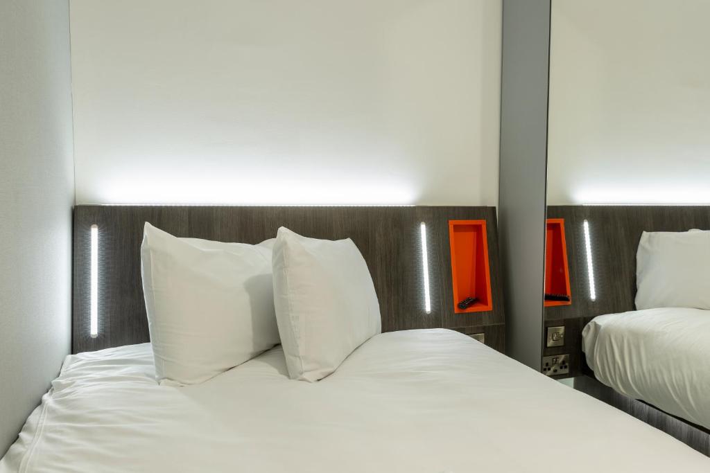 Easyhotel Reading - Habitación Doble Sin Ventana