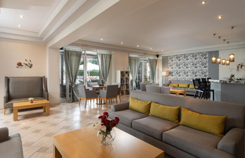 A seating area at Flegra Palace