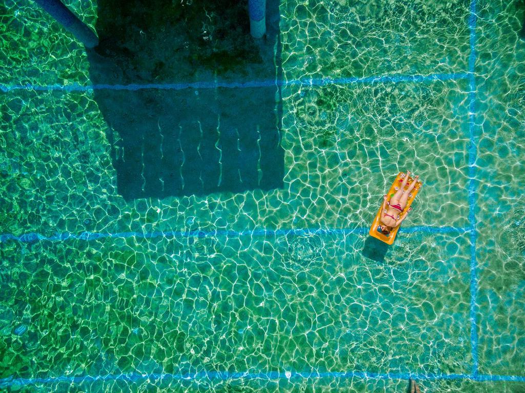 The swimming pool at or close to Flegra Palace