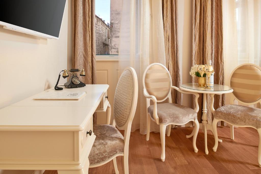 Piazza Heritage Hotel - 17