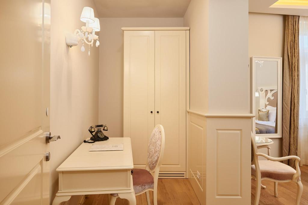 Piazza Heritage Hotel - 11