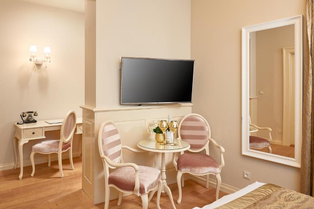 Piazza Heritage Hotel - 2