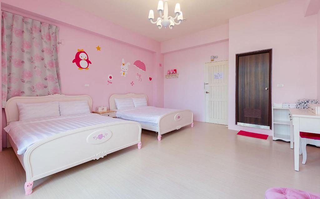 童畫民宿ㄧ寵物收費無電梯 - Quadruple Room With Balcony