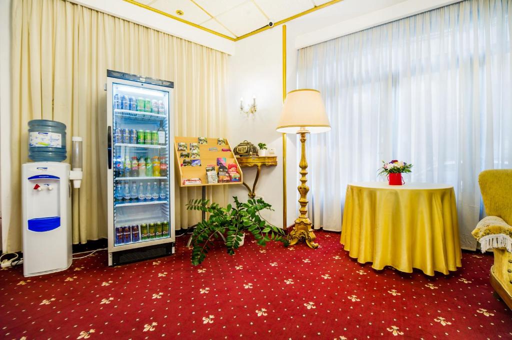 Hotel Carpati Imparatul Romanilor - Resim 5