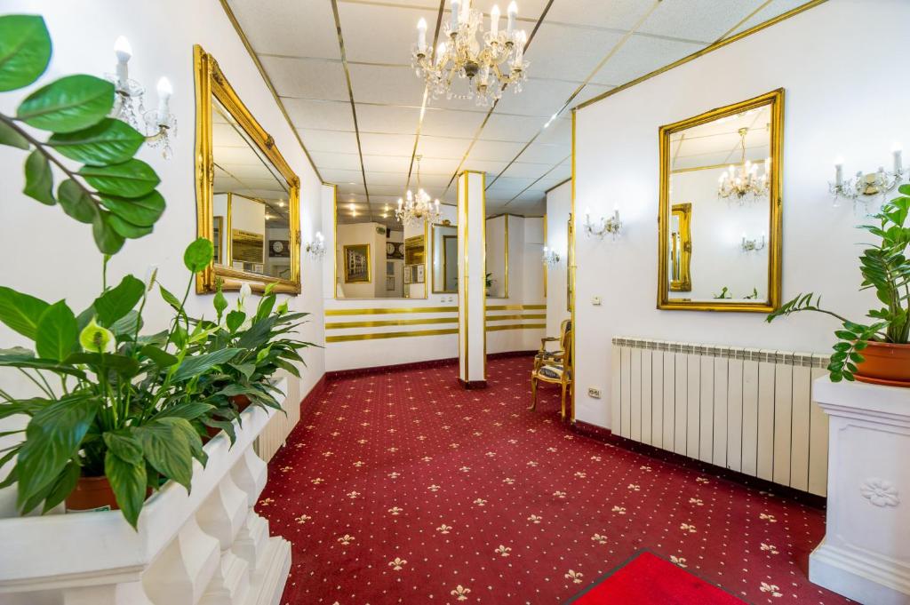 Hotel Carpati Imparatul Romanilor - Resim 16