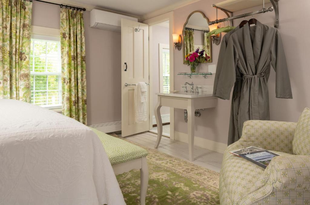 The Inn at Yarmouth Port - King Room