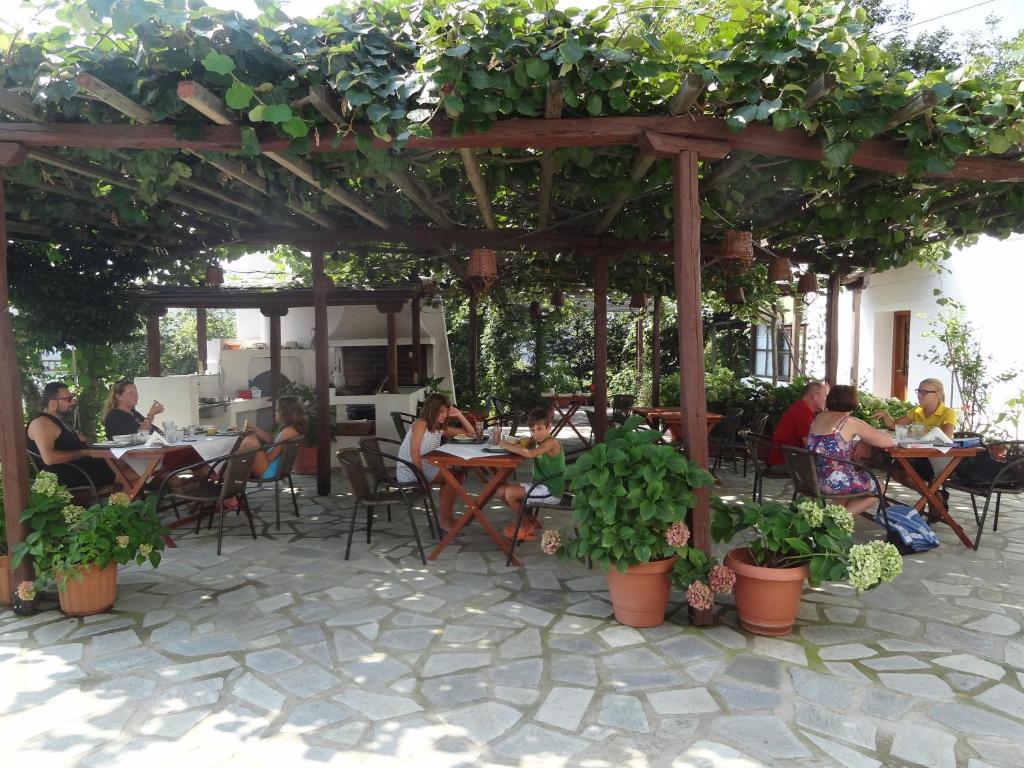 Restaurace v ubytování Villa Enallaxis