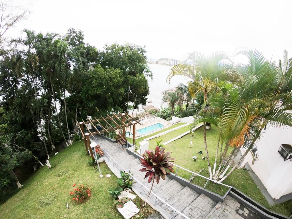 Duplex pé na areia com vista para o mar