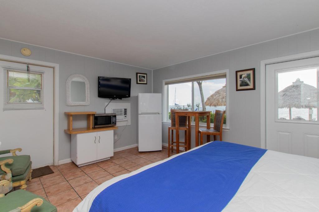 Sunset Cove Beach Resort - Pelican - Not Pet Friendly