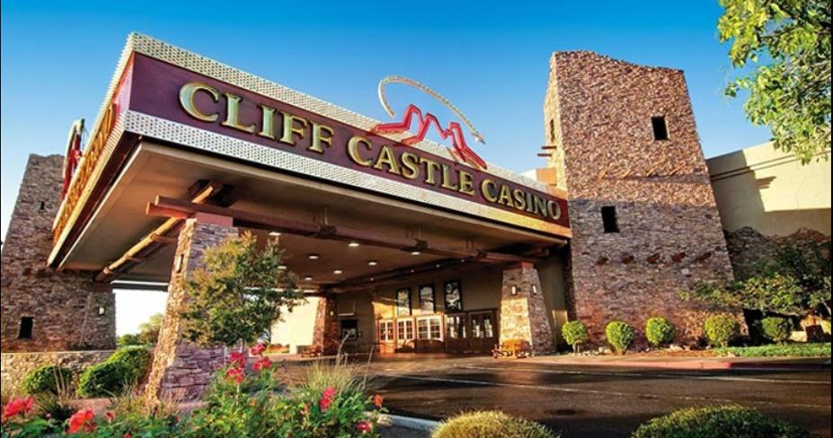 um sinal para um casino Clife Castle em Cliff Castle Casino Hotel em Camp Verde