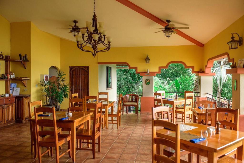 Restaurace v ubytování Seagull Cove Resort
