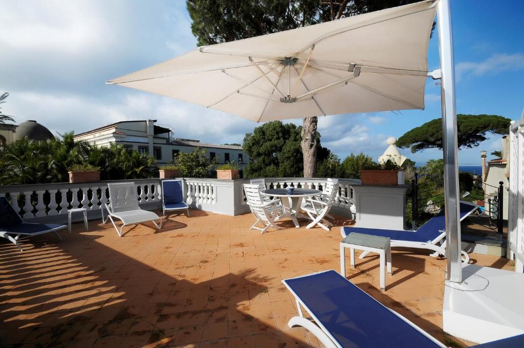Zdjęcie z galerii obiektu AMORE RENTALS - Villa Angelo w mieście Sant'Agnello