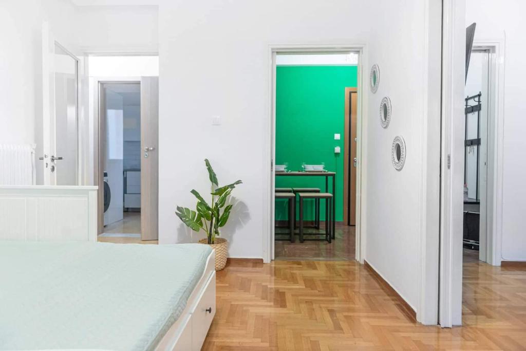 Posteľ alebo postele v izbe v ubytovaní Apartment one breath from Acropolis