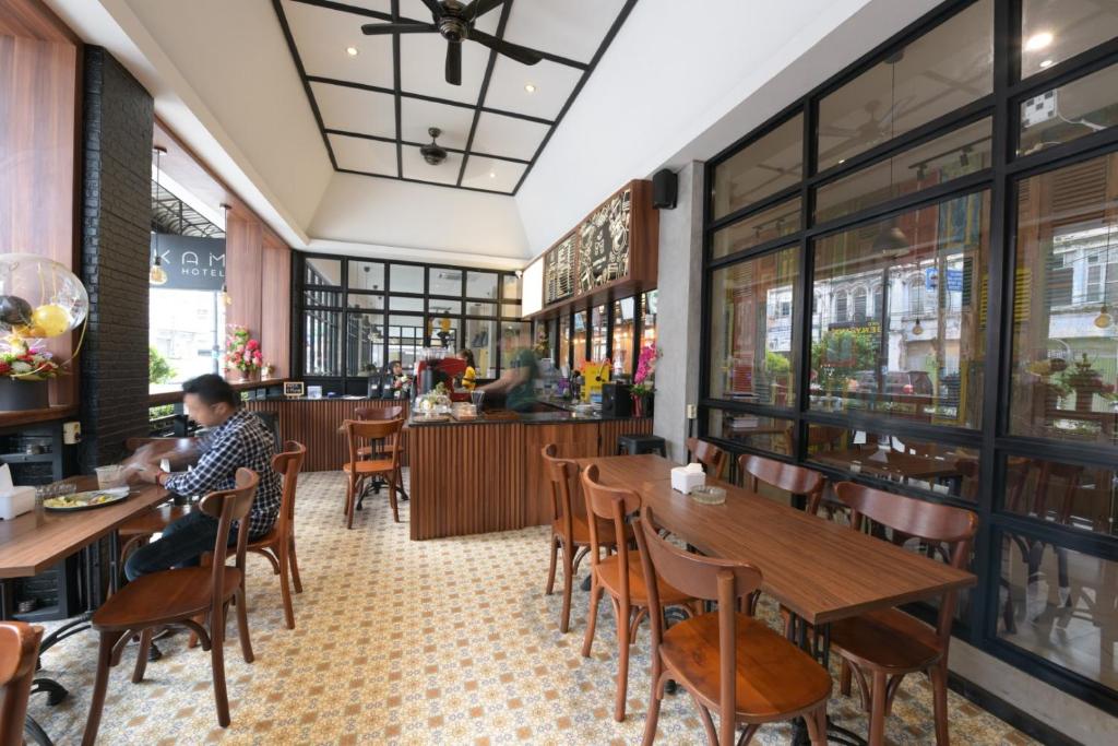 Restaurace v ubytování Kama Hotel