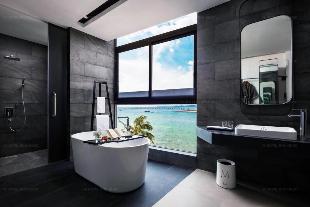 M Hotel Phu Quoc - 9