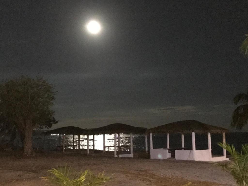 Fotografie z fotogalerie ubytování The Resthouse Laiya v destinaci Batangas