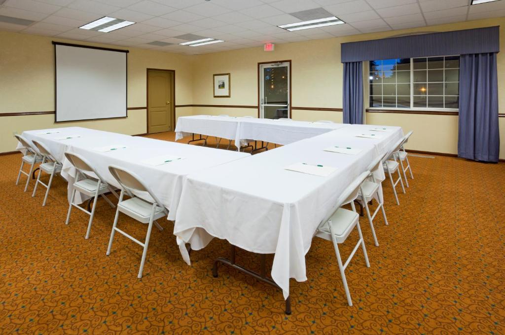 Country Inn & Suites by Radisson, Sioux Falls photo