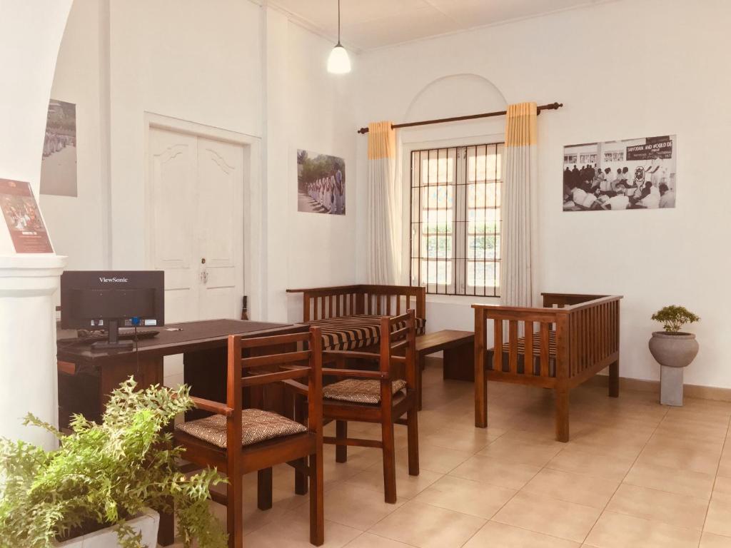 TV a/nebo společenská místnost v ubytování Sarvodaya Samma Vaasa Residence