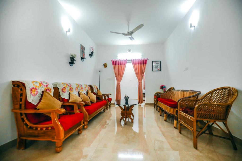 Posezení v ubytování Snehatheeram Homestay