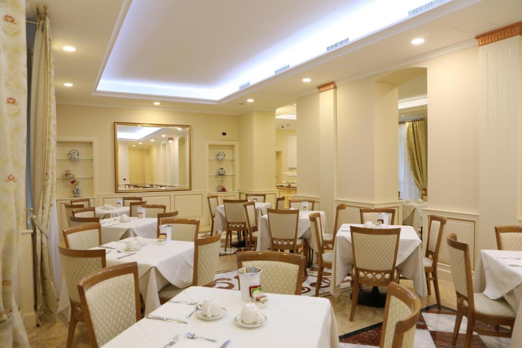 Restaurace v ubytování Andreola Central Hotel