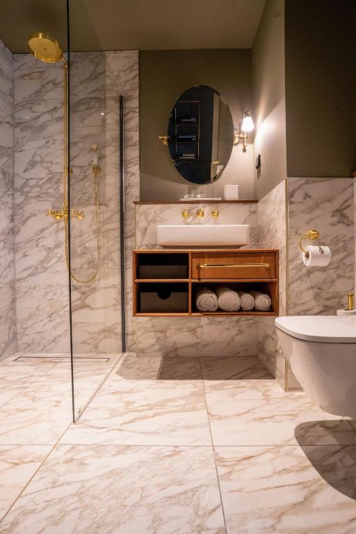 The Collector - Resim 3