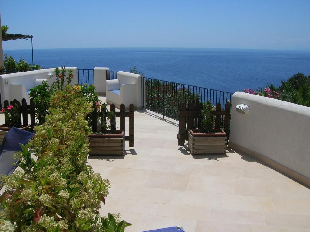 a balcony with a view of the ocean at La Prua D'Amare in Ustica