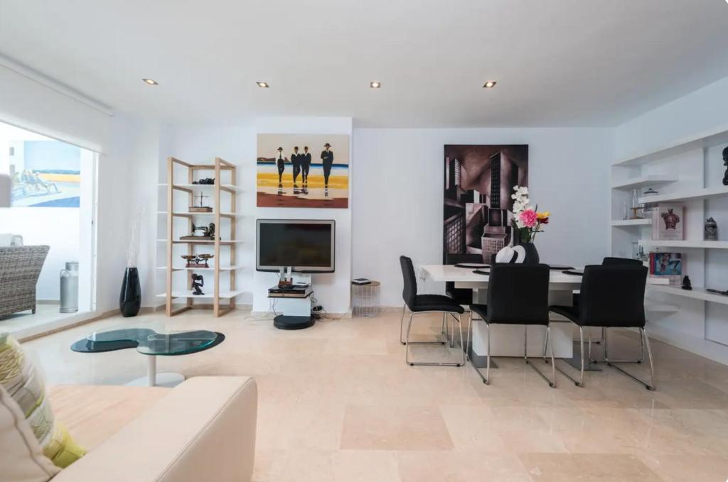 Charming 2 Bedroom Trocadero Arena area, Marbella – aktualne ...
