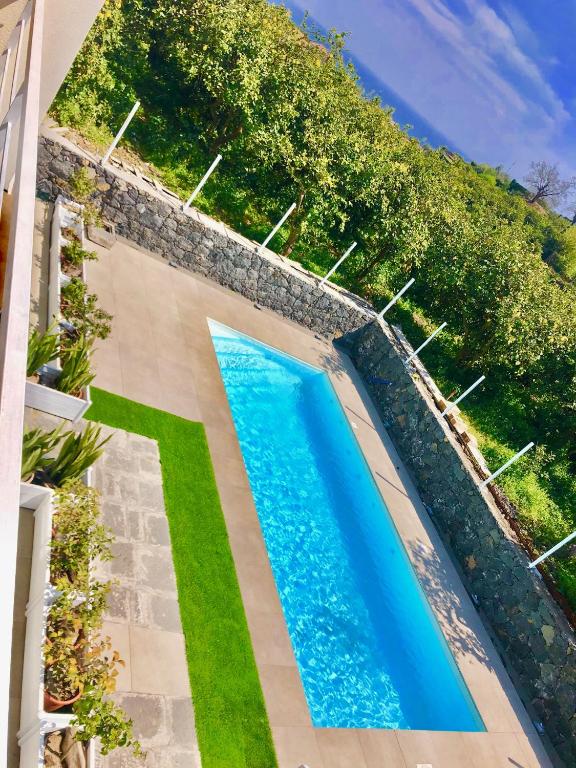 The swimming pool at or close to Casa A'Ispenza