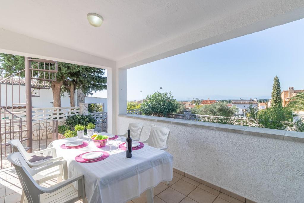 A balcony or terrace at Apart-rent Casa Grecs 2029