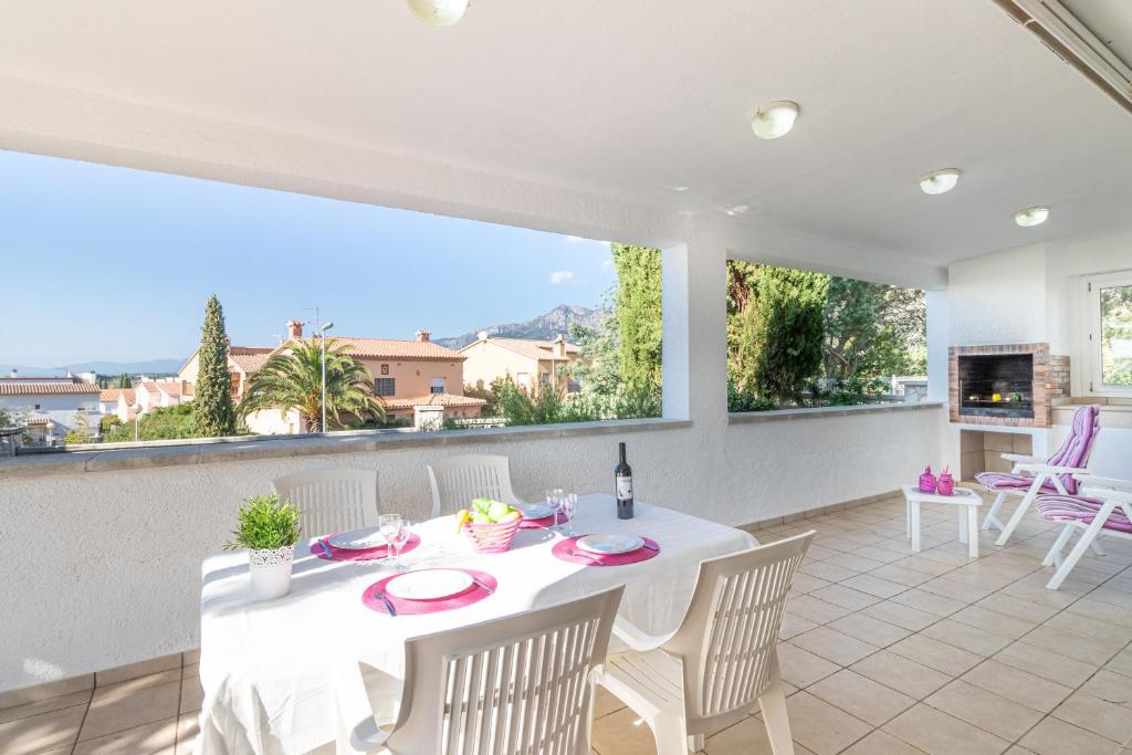 A balcony or terrace at Apart-rent Casa Grecs 2029