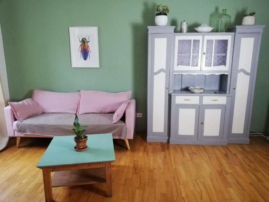 Kreatives Vintage Apartment mit Wiener Altbalkon
