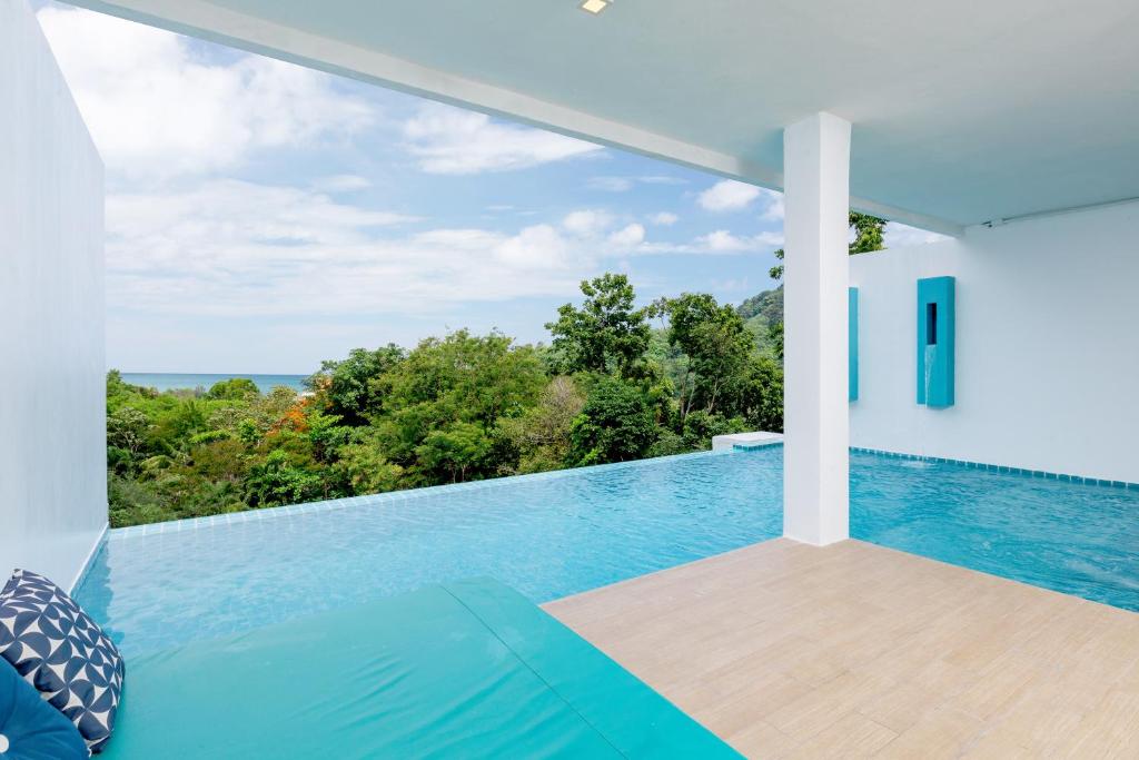 Bazén v ubytování Amala Grand Bleu Resort Hilltops - SHA nebo v jeho okolí