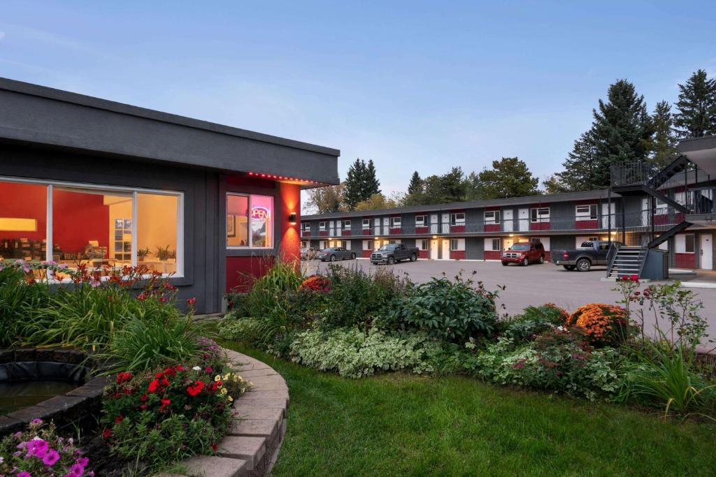 Zahrada ubytování Thriftlodge Edmonton