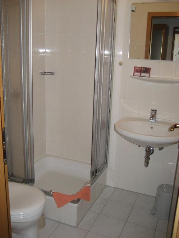 Koupelna v ubytování Hotel Kirchner