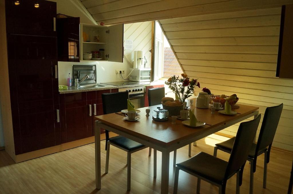 Kuchyň nebo kuchyňský kout v ubytování Das Altstadthaus