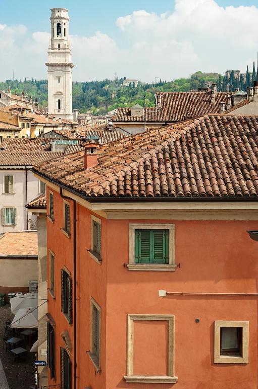 Nespecifikovaný výhled na destinaci Verona nebo výhled na město při pohledu z penzionu