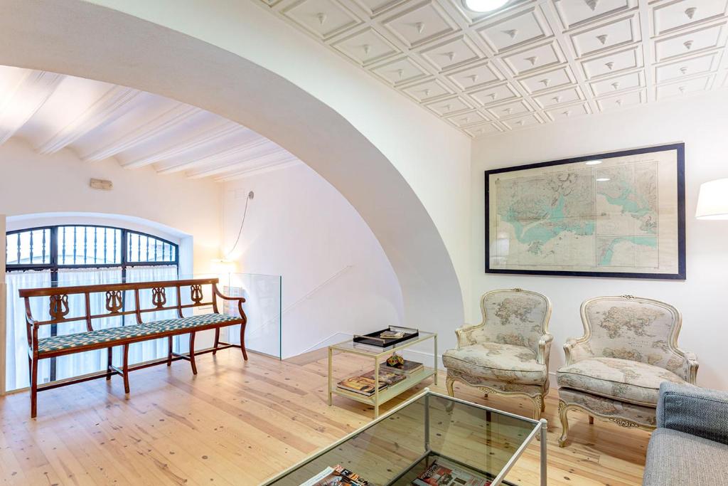A seating area at Genteel Home Cabildo
