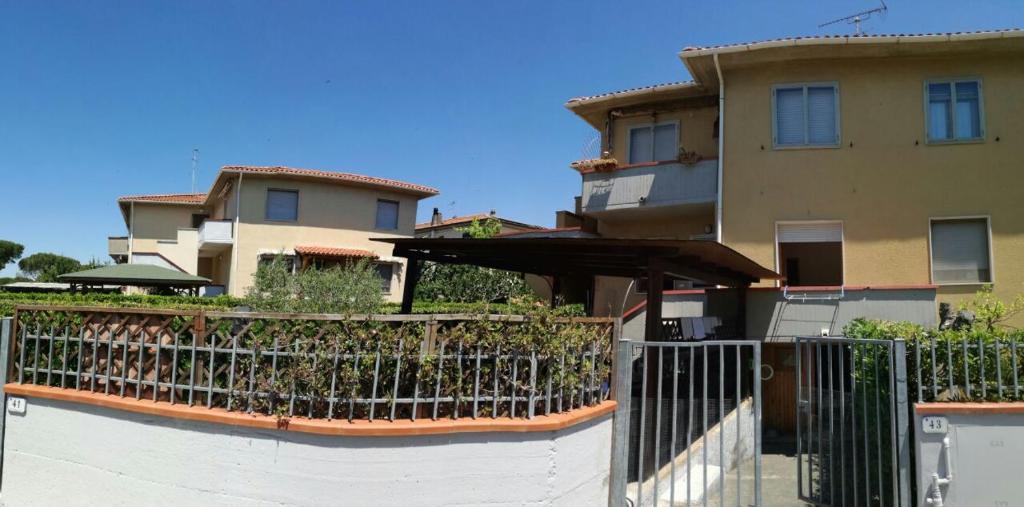 Budova, kde se prázdninový dům nachází