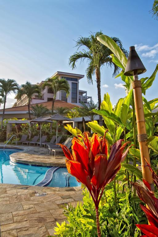A piscina localizada em Maui Coast Hotel ou nos arredores