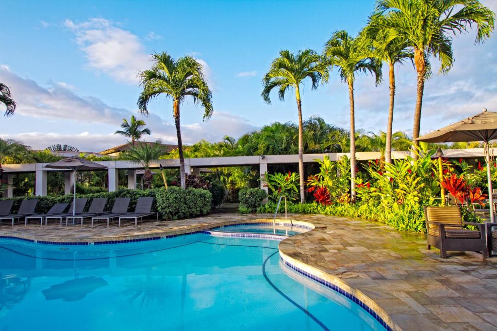 A piscina localizada em Maui Coast Hotel ou nos arredores