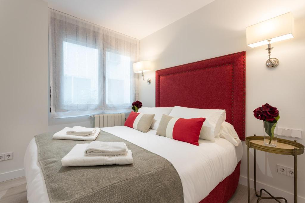 A bed or beds in a room at Genteel Home Cabildo