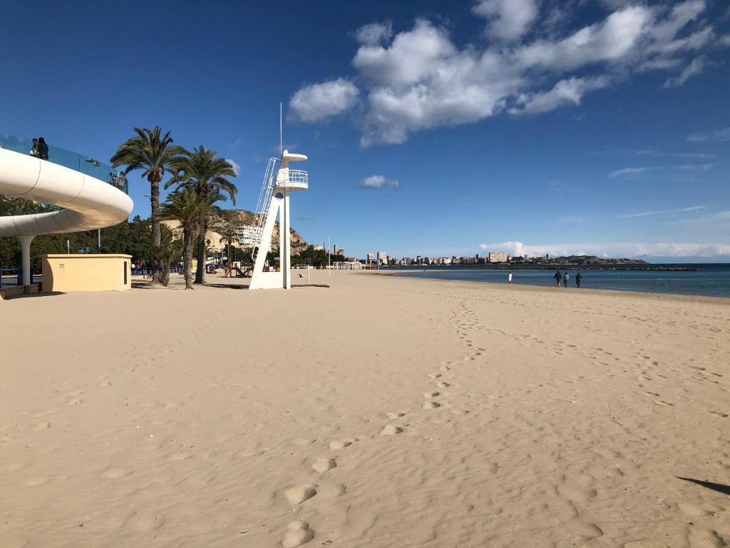 Calle San Carlos 132, Alicante – Bijgewerkte prijzen 2023