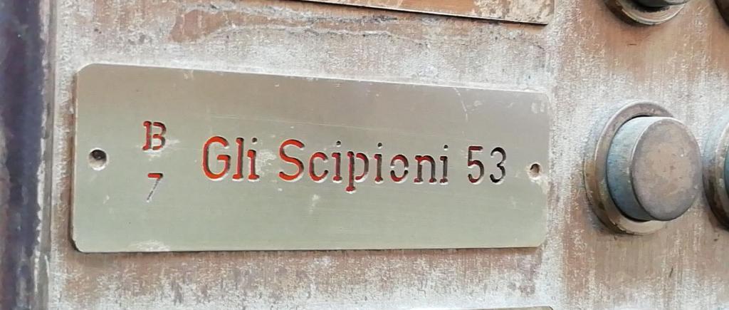 Alloggio per uso turistico D'Ambrosio Antonella Gli Scipioni 53 tanúsítványa, márkajelzése vagy díja